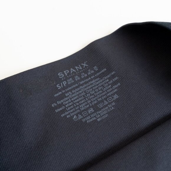 🚨 SPANX Black Camo Seamless Leggings 24" Look at Me Now - Picture 4 of 11